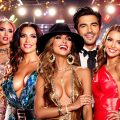 Colaj cu celebrități internaționale la evenimente glamuroase.